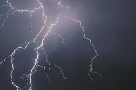 Lightning kills 33 in 12 Bangladesh districts